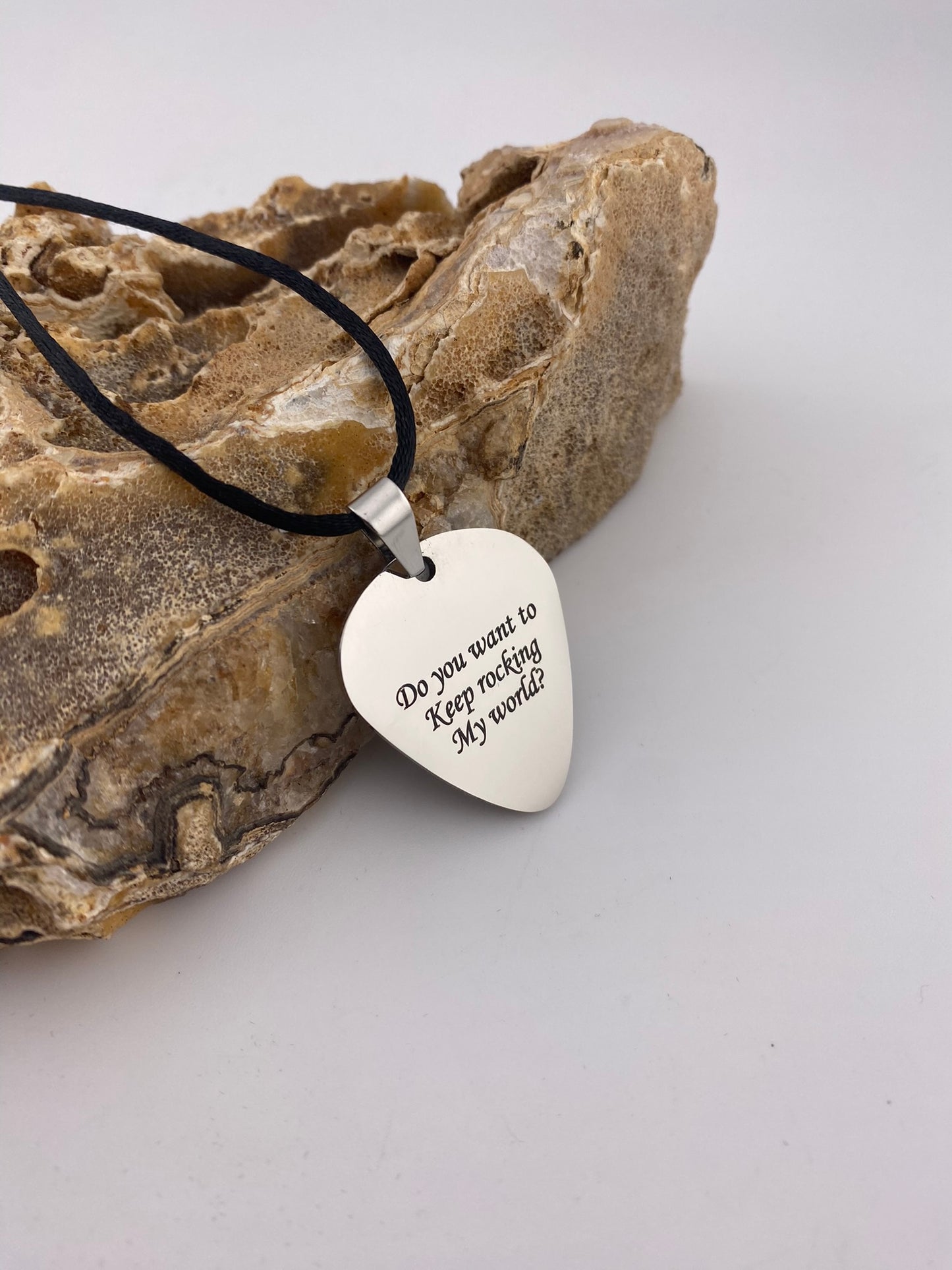 plectrum ketting met tekst gravure